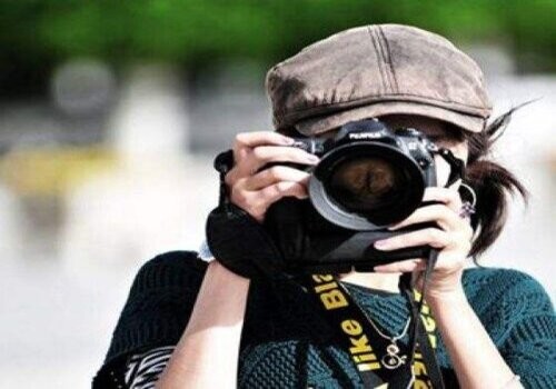 离婚开庭被告不去怎么办